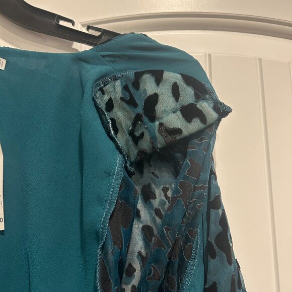 ASTR The Label Teal Leopard Wrap Blouse with Shoulder Pads Women’s Size XL - Picture 9 of 11